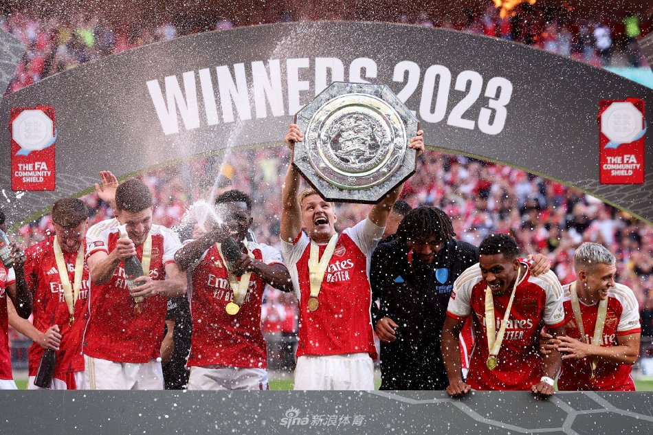 两名重要球 两名重要球